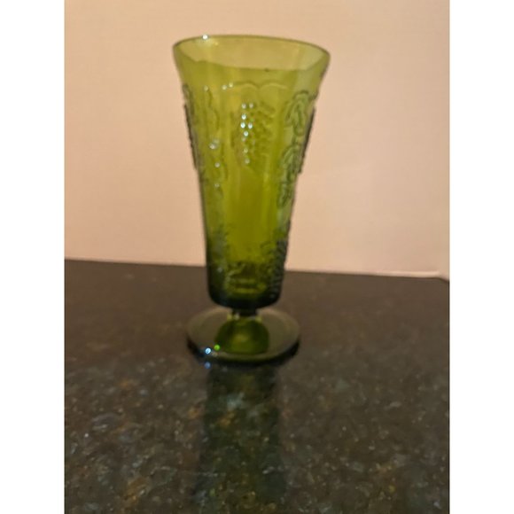 Green 10" Footed Vase with Harvest Grape and Leaf Design, Vintage - Picture 1 of 5
